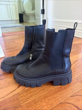 Steve Madden Black Leather Lug Sole Chelsea Boots